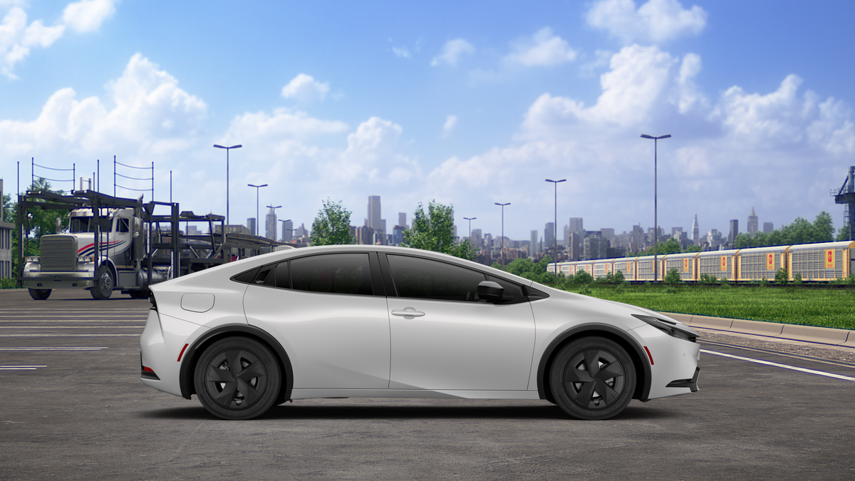 2027 Toyota Prius Plug-in Hybrid SE