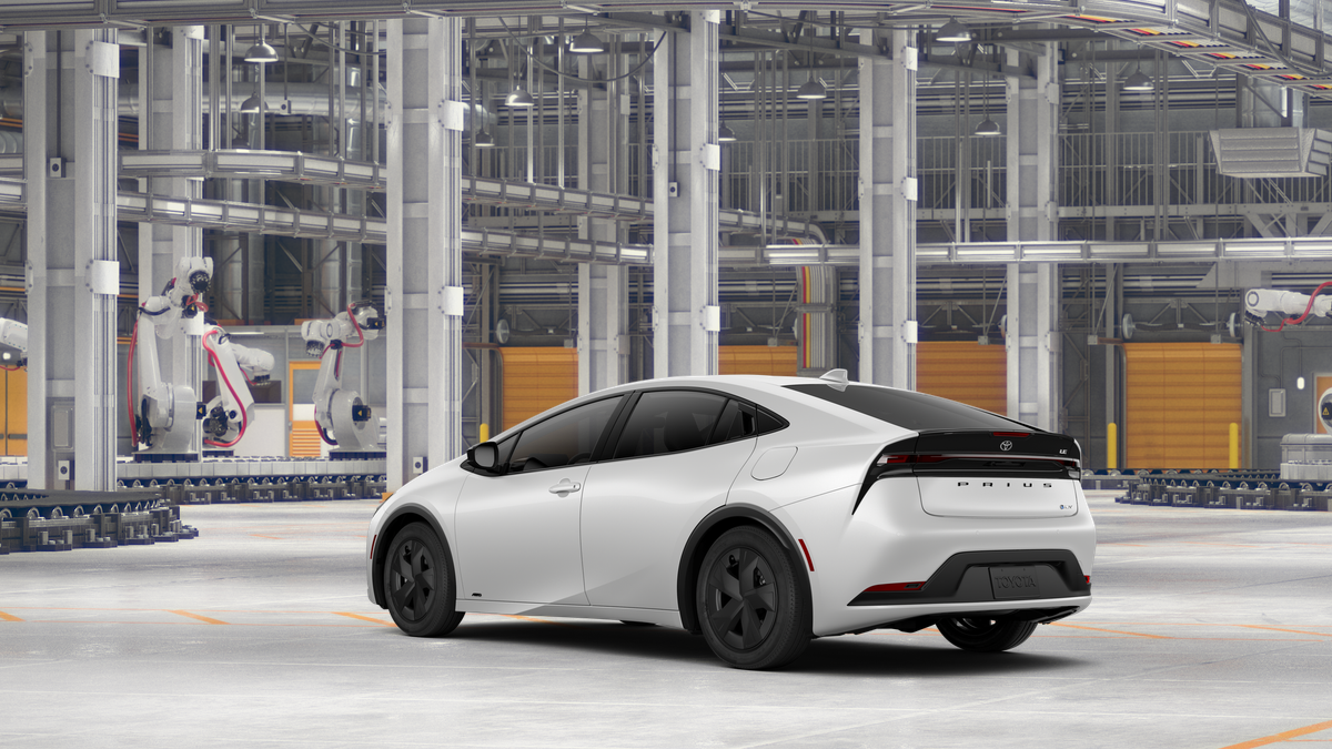 2027 Toyota Prius LE AWD