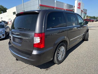 2015 Chrysler Town & Country Touring-L