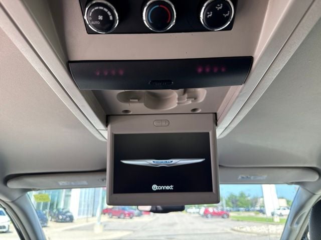 2015 Chrysler Town & Country Touring-L