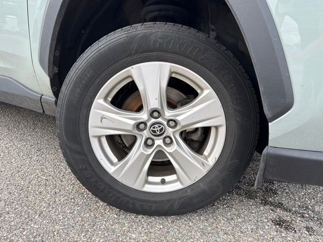 Used 2021 Toyota RAV4 XLE with VIN 2T3P1RFV3MW233553 for sale in Mankato, Minnesota