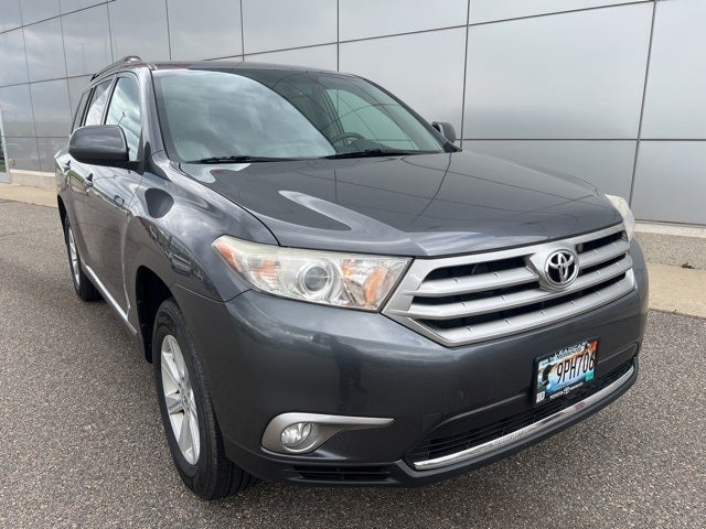 Used 2013 Toyota Highlander  with VIN 5TDBK3EH9DS254781 for sale in Mankato, Minnesota