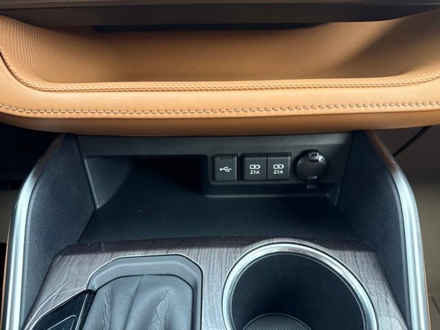 2020 Toyota Highlander Hybrid Platinum