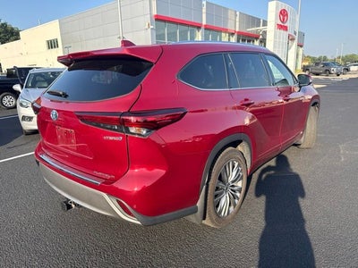 2020 Toyota Highlander Hybrid Platinum