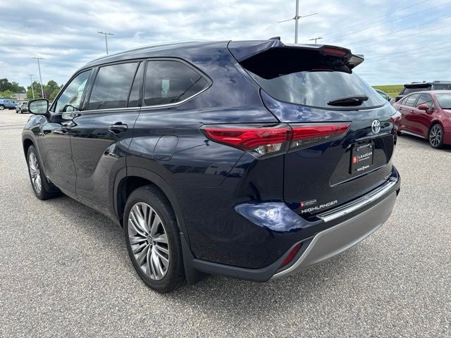 2023 Toyota Highlander Hybrid Platinum