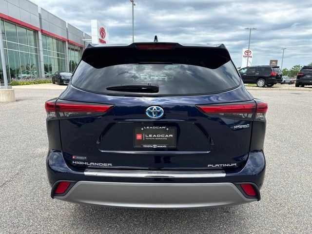 2023 Toyota Highlander Hybrid Platinum
