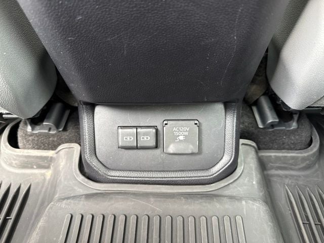 2023 Toyota Highlander Hybrid Platinum