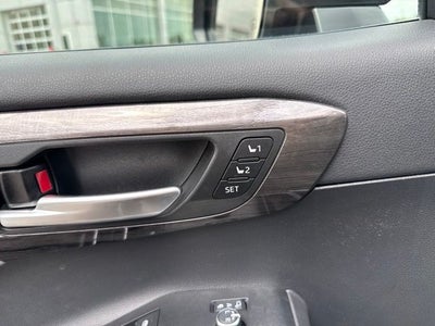 2023 Toyota Highlander Hybrid Platinum