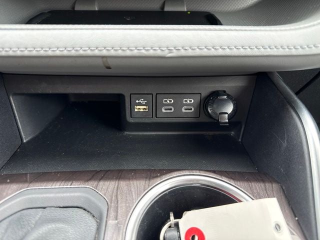 2023 Toyota Highlander Hybrid Platinum