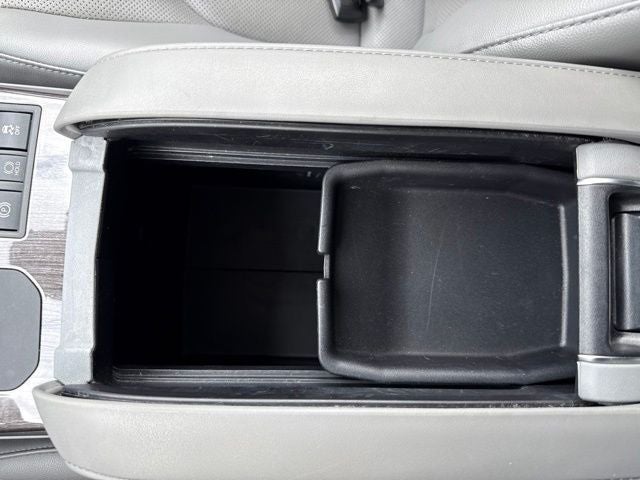 2023 Toyota Highlander Hybrid Platinum
