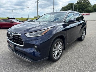 2023 Toyota Highlander Hybrid Platinum