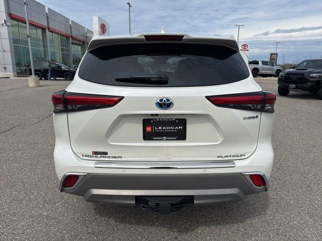2021 Toyota Highlander Hybrid Platinum