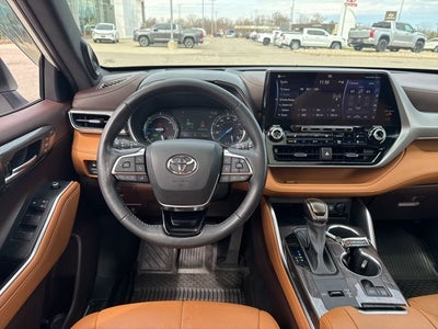 2021 Toyota Highlander Hybrid Platinum