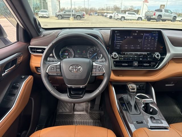 2021 Toyota Highlander Hybrid Platinum