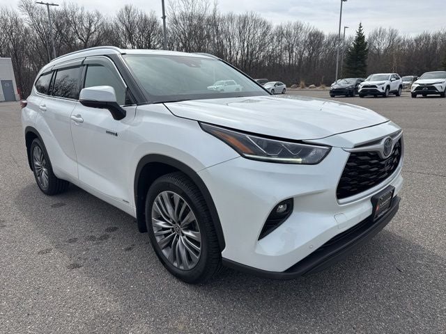 2021 Toyota Highlander Hybrid Platinum