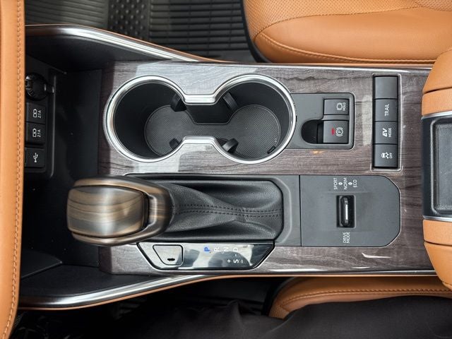 2021 Toyota Highlander Hybrid Platinum