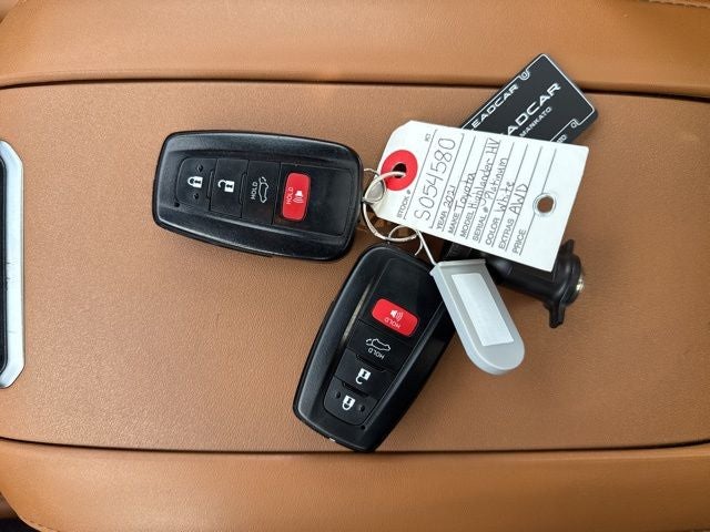 2021 Toyota Highlander Hybrid Platinum