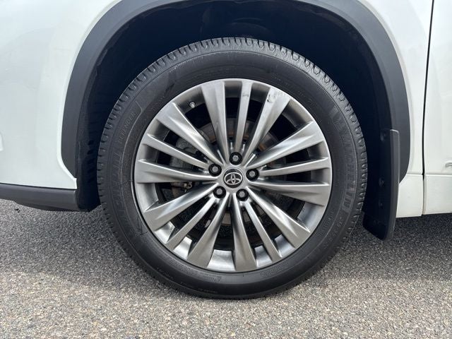 2021 Toyota Highlander Hybrid Platinum