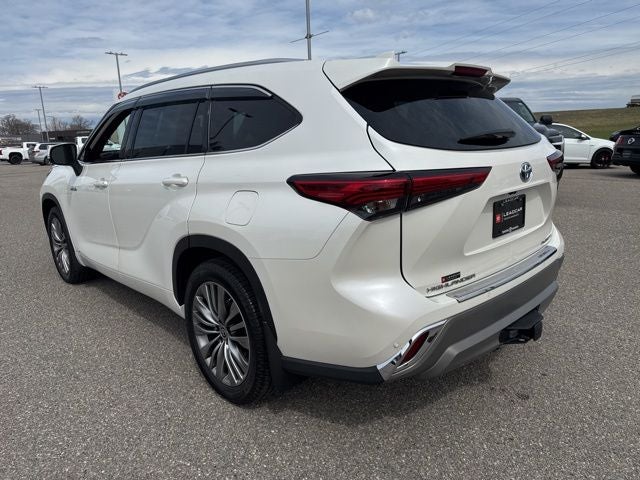 2021 Toyota Highlander Hybrid Platinum