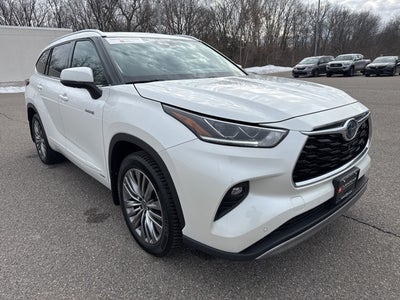 2021 Toyota Highlander Hybrid Platinum