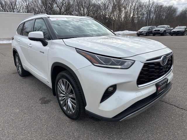 2021 Toyota Highlander Hybrid Platinum