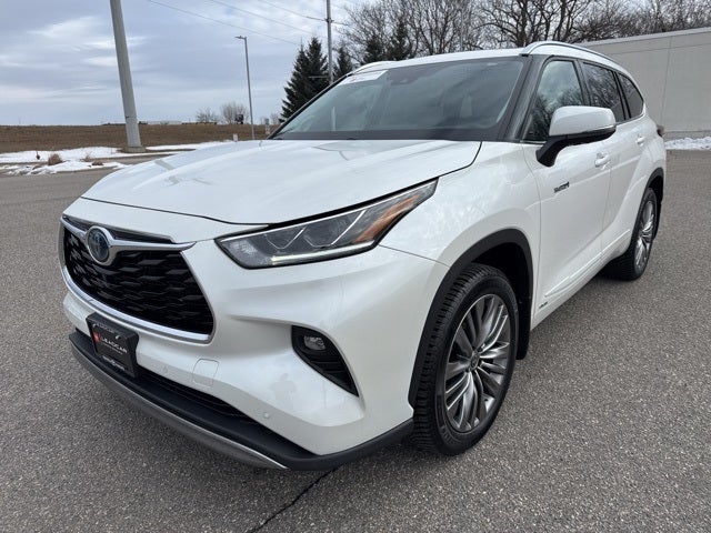 2021 Toyota Highlander Hybrid Platinum