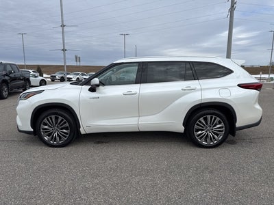 2021 Toyota Highlander Hybrid Platinum