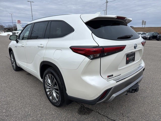 2021 Toyota Highlander Hybrid Platinum