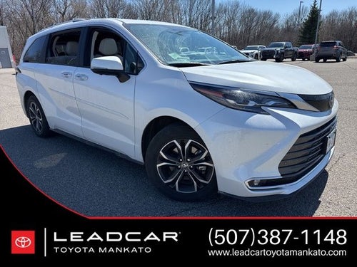 2025 Toyota Sienna Platinum 7 Passenger