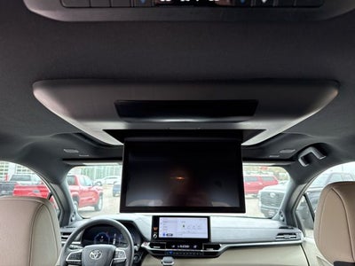 2025 Toyota Sienna Platinum 7 Passenger