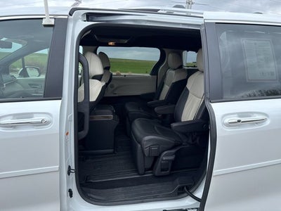 2025 Toyota Sienna Platinum 7 Passenger