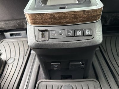 2025 Toyota Sienna Platinum 7 Passenger