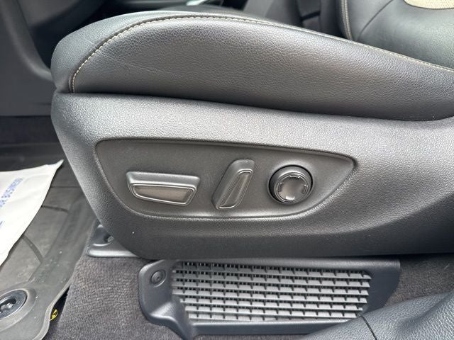 2025 Toyota Sienna Platinum 7 Passenger