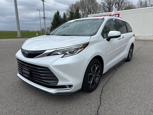 2025 Toyota Sienna Platinum 7 Passenger