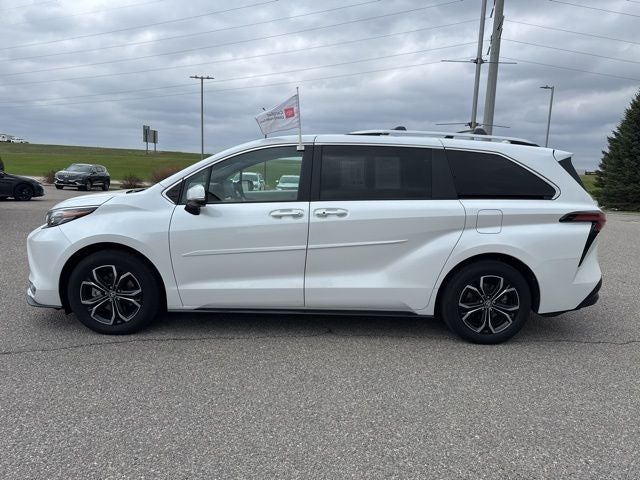 2025 Toyota Sienna Platinum 7 Passenger