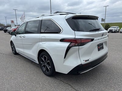 2025 Toyota Sienna Platinum 7 Passenger