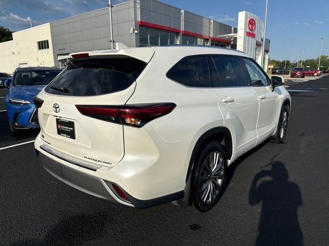2021 Toyota Highlander Platinum