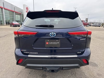 2022 Toyota Highlander Hybrid XLE