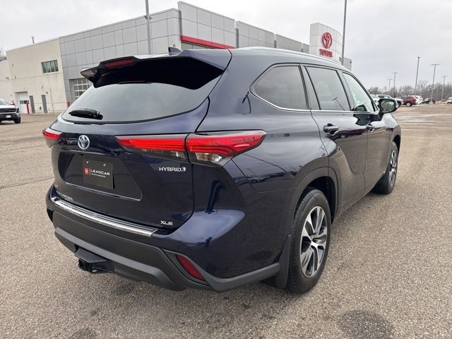 2022 Toyota Highlander Hybrid XLE