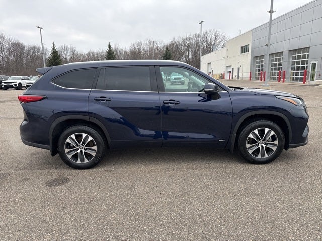 2022 Toyota Highlander Hybrid XLE