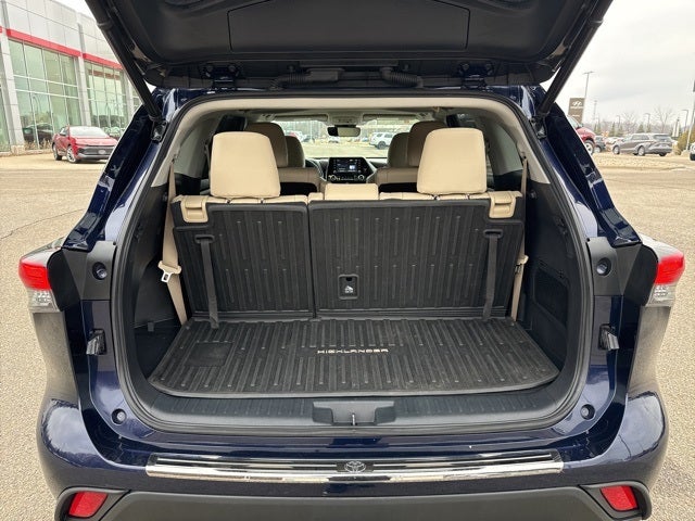 2022 Toyota Highlander Hybrid XLE