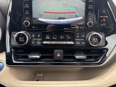 2022 Toyota Highlander Hybrid XLE