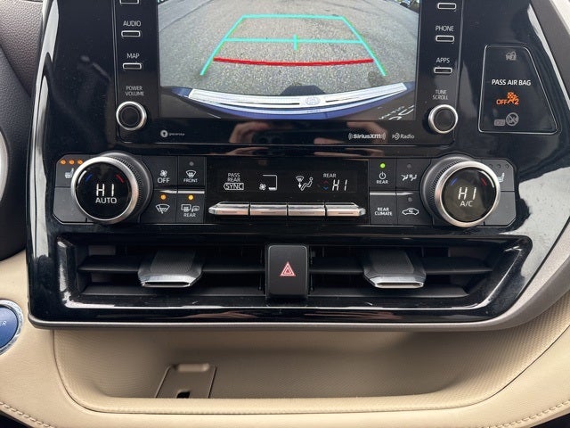 2022 Toyota Highlander Hybrid XLE