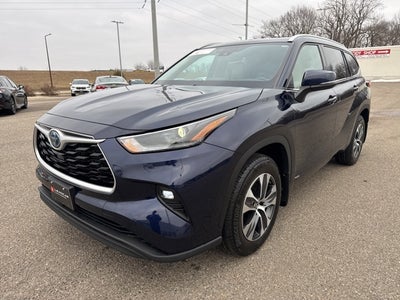 2022 Toyota Highlander Hybrid XLE
