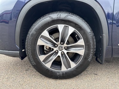 2022 Toyota Highlander Hybrid XLE