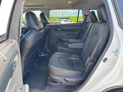 2021 Toyota Highlander Hybrid XLE