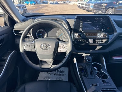 2022 Toyota Highlander Hybrid XLE