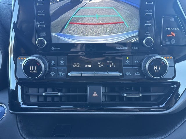 2022 Toyota Highlander Hybrid XLE