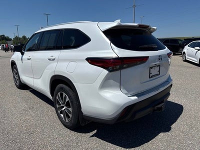 2022 Toyota Highlander Hybrid XLE