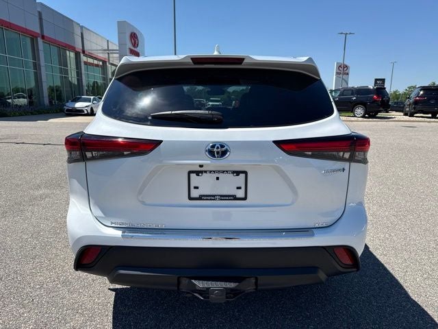 2022 Toyota Highlander Hybrid XLE